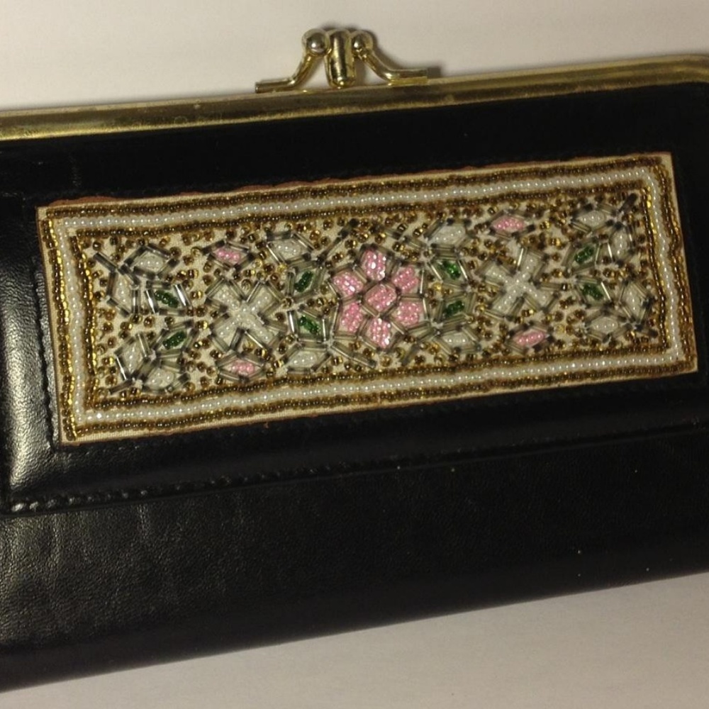 Tri-Snap Purse 7-1/4"w x 5"h Genuine Black Leather